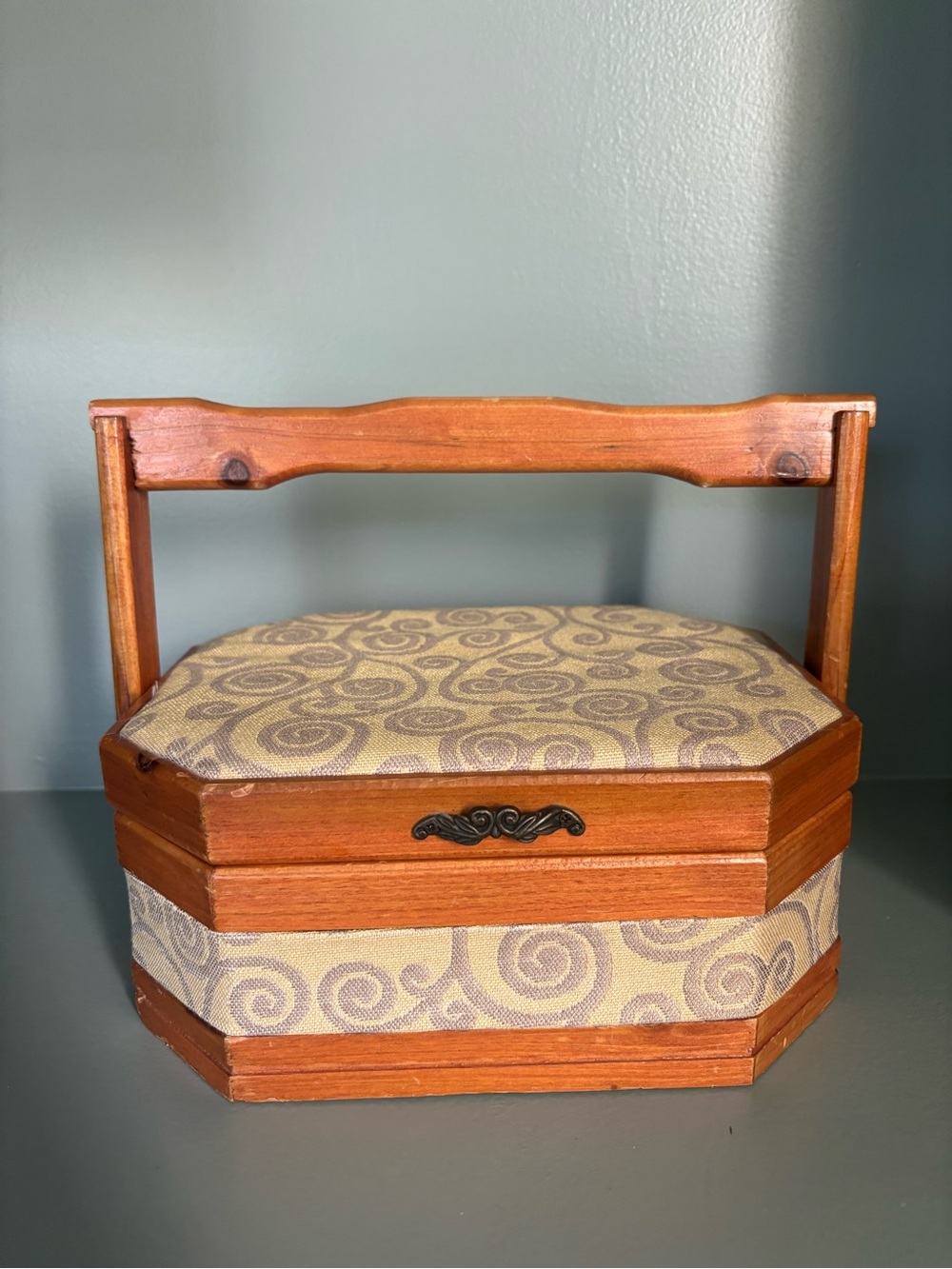 Vintage Octagonal Wooden Jewelry Organizer with Beige Swirl Cushion